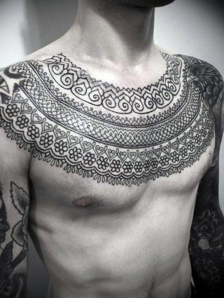 15 enormes tatuagens de clavícula para homens e o que significam