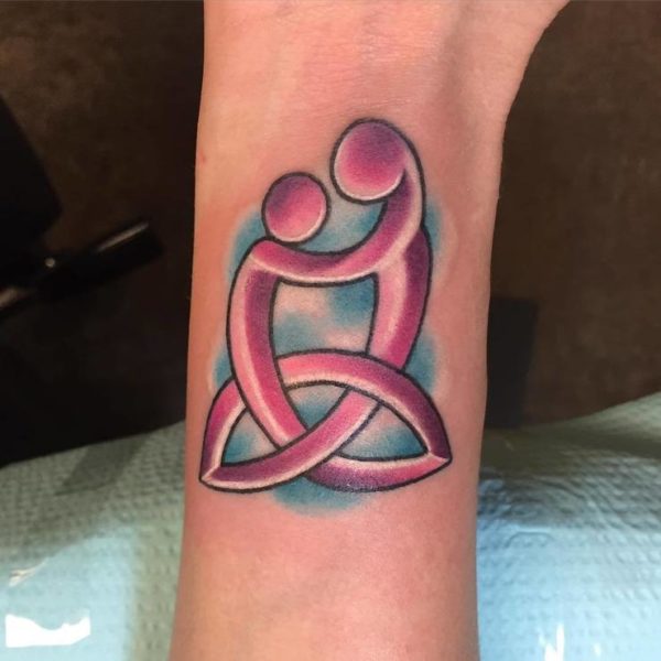 60 бебешки татуировки за майки, които показват любовта им