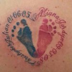 60 tetovaní detských nôh a odtlačkov