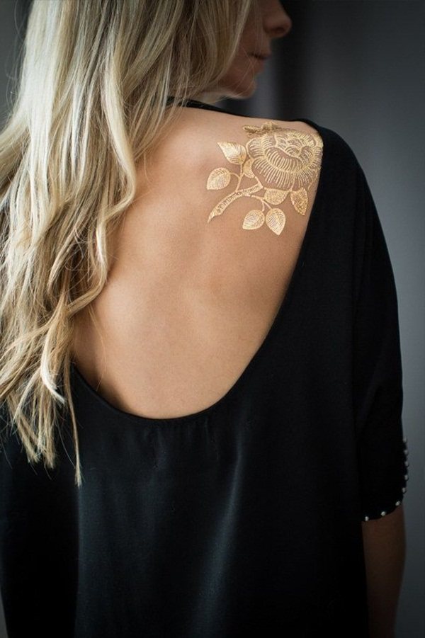 70 idee di tatuaggi d'oro per le donne (guida all'ispirazione)