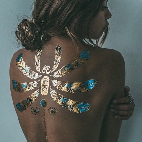 70 Gold Tattoo Ideat naisille (Inspiraatio opas)