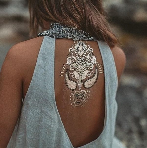 70 Ideias de Tatuagem de Ouro para Mulheres (Guia de Inspiração)