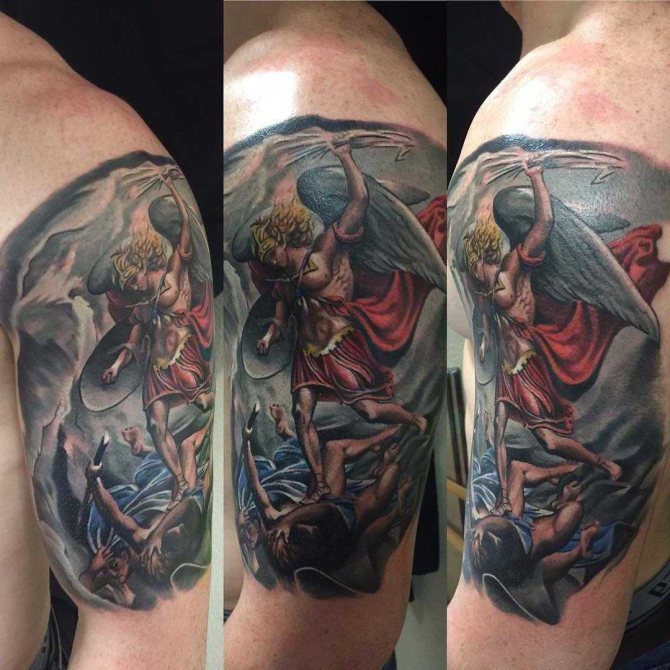 Mihály arkangyal tetoválás a vállon