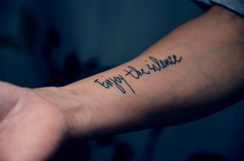 Mais de 120 frases de tatuagem para homens