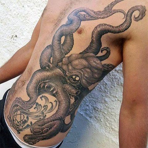 Stor blæksprutte tatovering