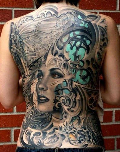 Didelė pilna nugaros tatuiruotė