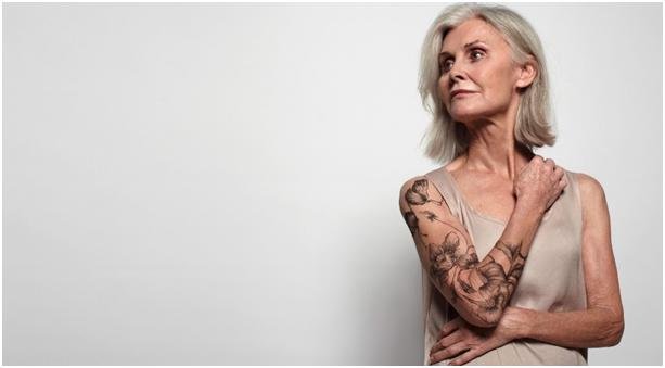 Hvad sker der med tatoveringer, når du bliver ældre