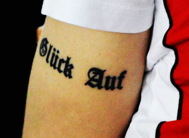 Αποσπάσματα στα γερμανικά για ένα τατουάζ με μετάφραση για την αγάπη, τη ζωή, την ευτυχία, τη φιλία, τη μουσική