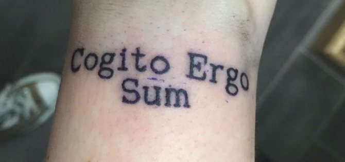 Cogito, ergo sum татуировка