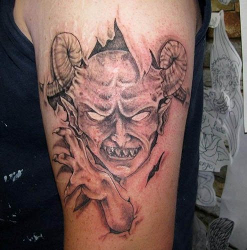 Τατουάζ Demon Oni. Σημασία, στο χέρι, στην πλάτη, στον ώμο, στο αντιβράχιο