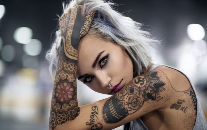 tatuiruota mergina