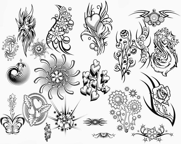 Schizzi di tatuaggi per ragazze sul braccio. Piccole iscrizioni, fiori, geometria, bracciale
