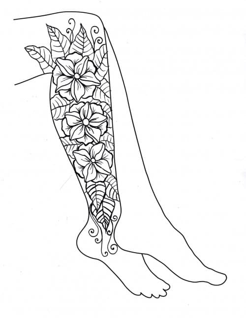 脚に描かれた花模様のスケッチ