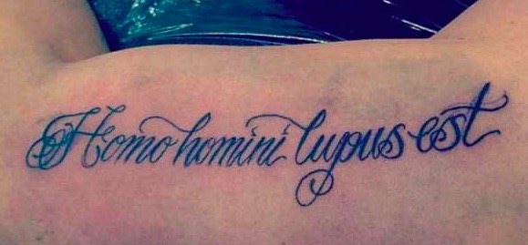 Homo hominis amicus est foto tetovanie tetovanie