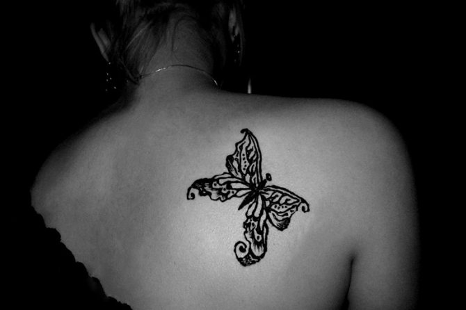 Imagini de henna fluture