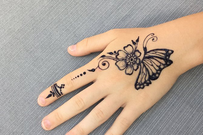 Henna fluture imagini