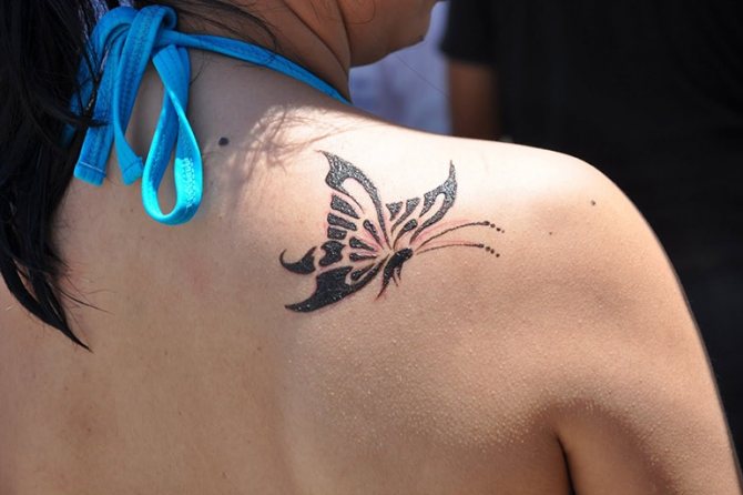 Vaizdai drugelis henna