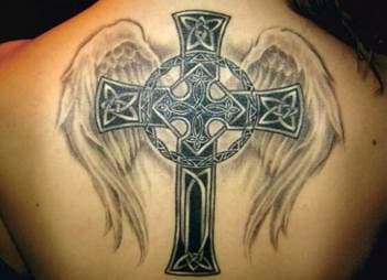 Keltų (Saulės) kryžiaus kryžiaus tatuiruotė
