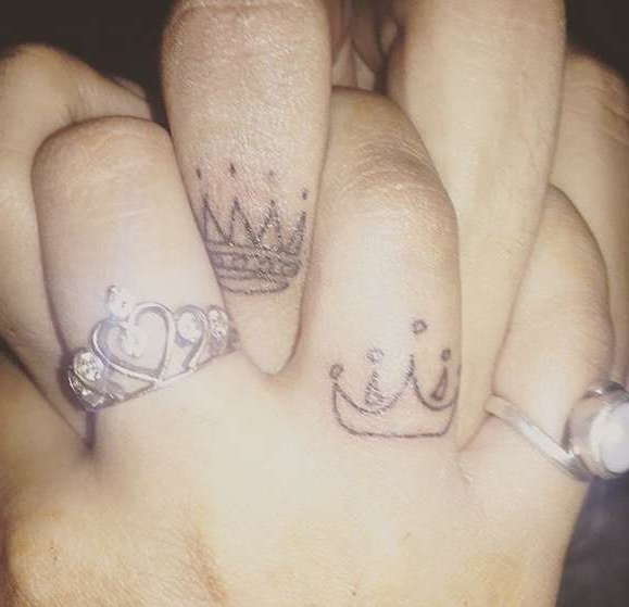 Coroas nos dedos
