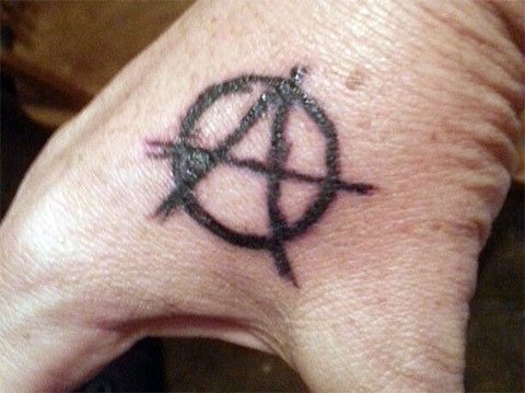 Kleine anarchie tatoeage