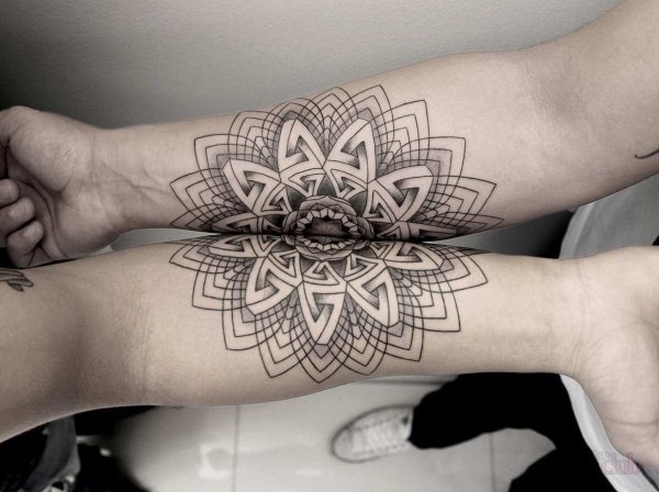 Mandala tatuiruotė: kas tai yra, funkcijos, prasmė, kaip tai veikia gyvenimą, kur tai padaryti