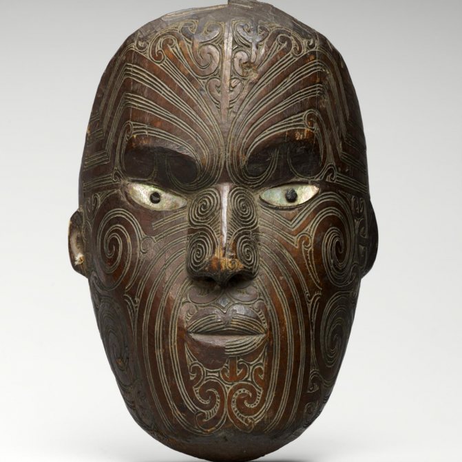 Koruru- oder Parata-Maske. XIX Jahrhundert.
