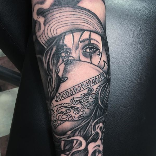 Mexické tetovanie na ruke v štýle Chicano