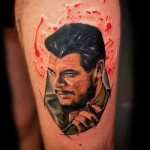 o jovem Che Guevara numa tatuagem