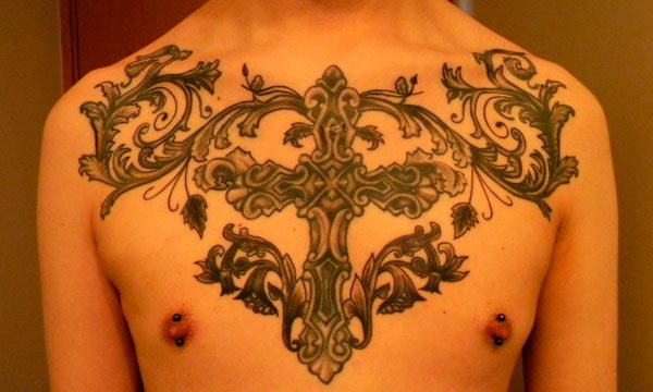 Tatuagem masculina no peito 3