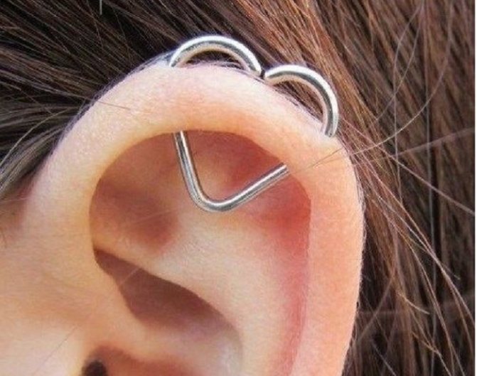 Ongebruikelijke piercing oor industrieel