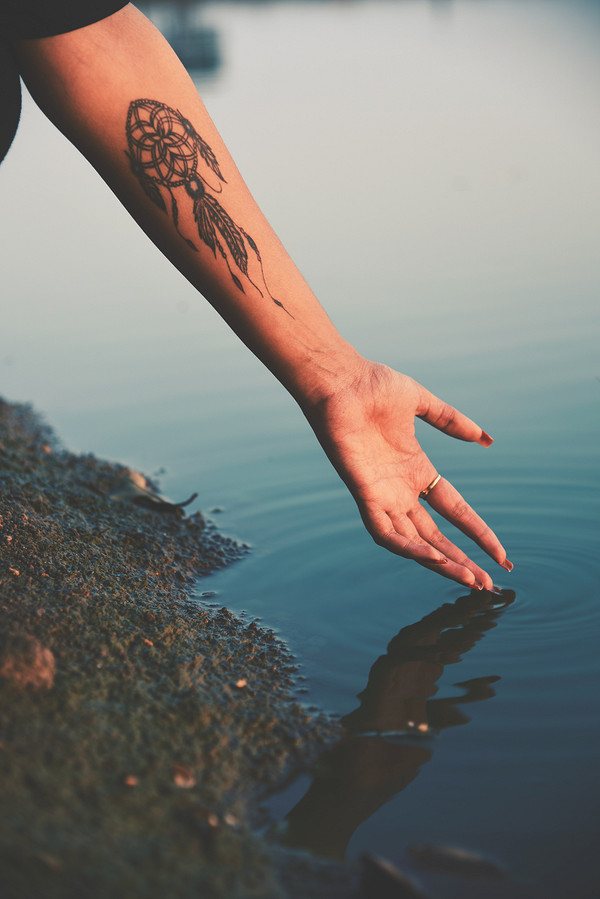 Un nuovo tatuaggio dell'acqua: quanto sono compatibili e altre domande interessanti