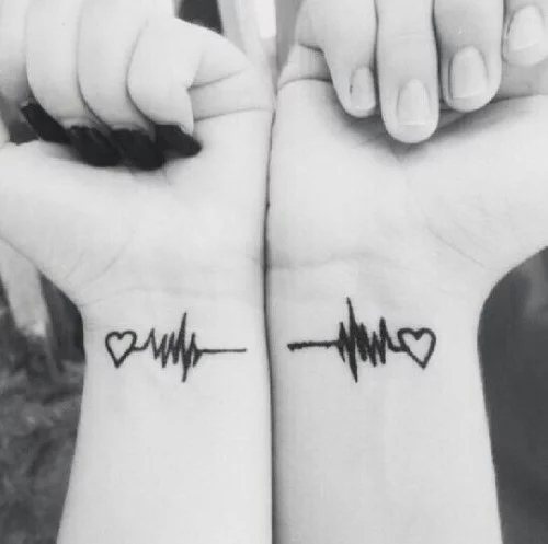 Сдвоени татуировки за влюбени: 50 страхотни идеи да кажете, че сте заедно завинаги