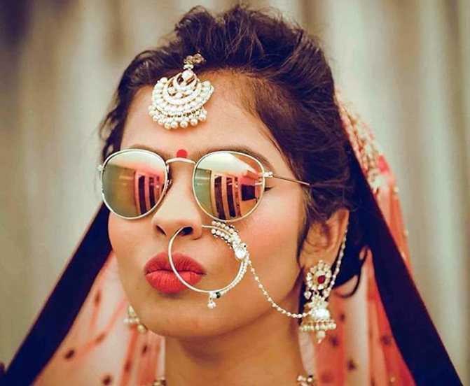 Miksi intialaiset naiset käyttävät nenärenkaita?