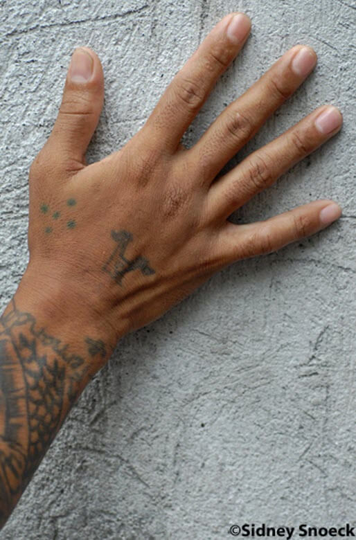 手首に5つの点 - 犯罪者のタトゥー