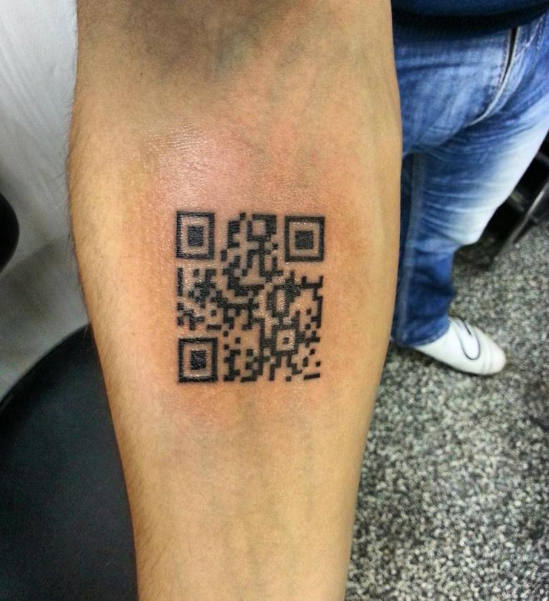 τατουάζ με κωδικό qr