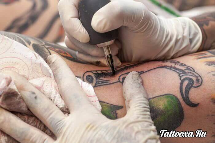 Vi fortæller dig, om det gør ondt at få en tatovering, og hvordan du kan få smertelindring