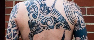 Tatuaggio in stile polinesiano