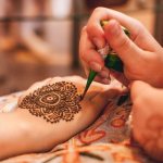 Dipingere un henné