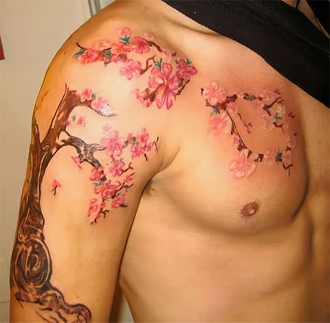 Ciliegio come tatuaggio maschile