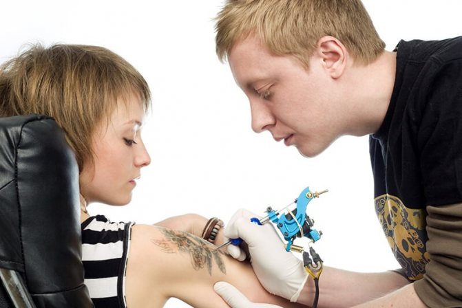 Πόσο χρονών επιτρέπεται να κάνετε τατουάζ - Σε ποια ηλικία επιτρέπεται να κάνετε τατουάζ - Τατουάζ κάτω των 18 ετών