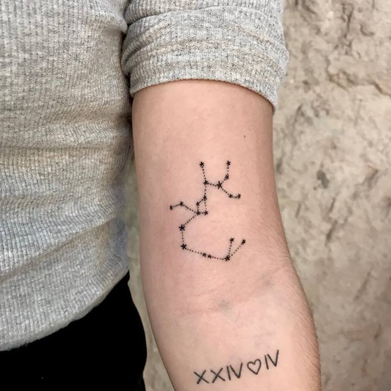 constelație Sagittarius tatuaj