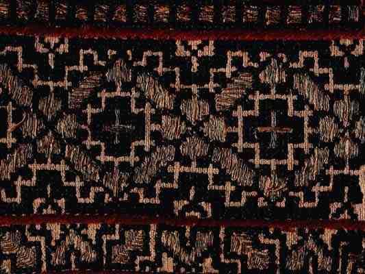 Bruidssjaal. Detail van borduurwerk. Eerste helft van de 19e eeuw. Provincie Tambov. Shatsk uyezd. Dubbelzijdig borduren en strijken.