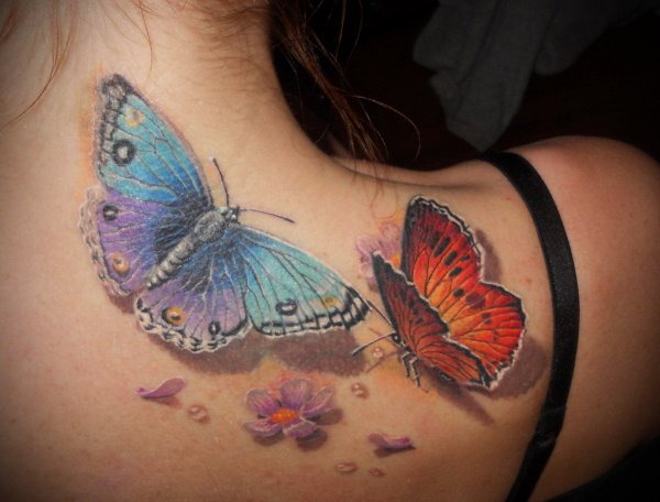 Perhonen tatuointi. Merkitys tytöille, kuvia, luonnoksia vyötäröllä, käsivarrella, takapuolella, kaulalla, jalalla, olkapäällä, olkapäällä