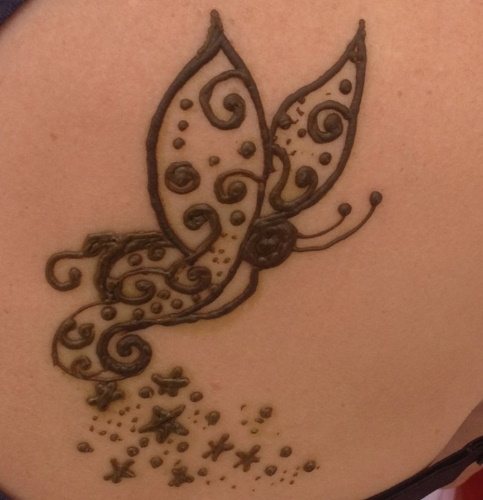 Perhonen tatuointi. Merkitys tytöille, valokuvia, luonnoksia vyötäröllä, käsivarrella, takapuolella, kaulalla, jalalla, olkapäällä.