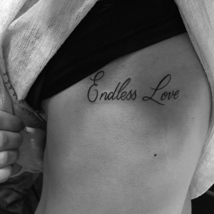 Τατουάζ Ατελείωτη αγάπη