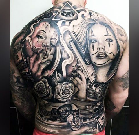 Chikano-tatuointi selässä