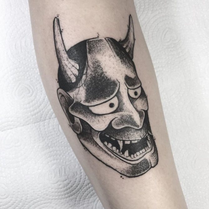 tatuagem demoníaca
