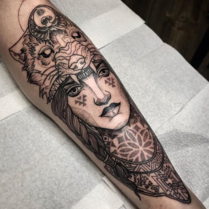 tatuaggio ragazza lupo