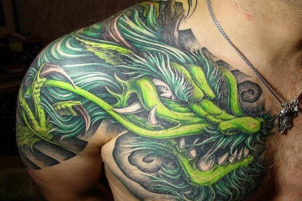 Tatuointi lohikäärme hytissä tatuointi-77