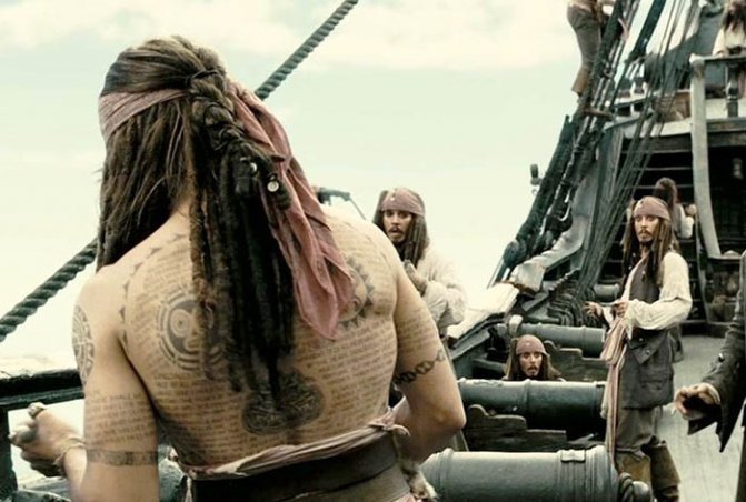 Jack Sparrow'n tatuointi käsivarteen, selkään, olkapäähän. Valokuva, merkitykset